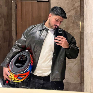 الاستاذ رائد